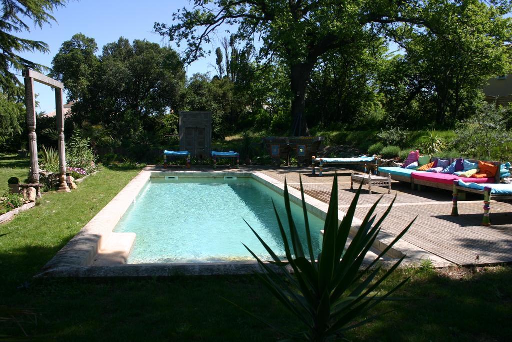 Les Routes Du Monde Bed & Breakfast Saint-Geniès-de-Comolas Dış mekan fotoğraf