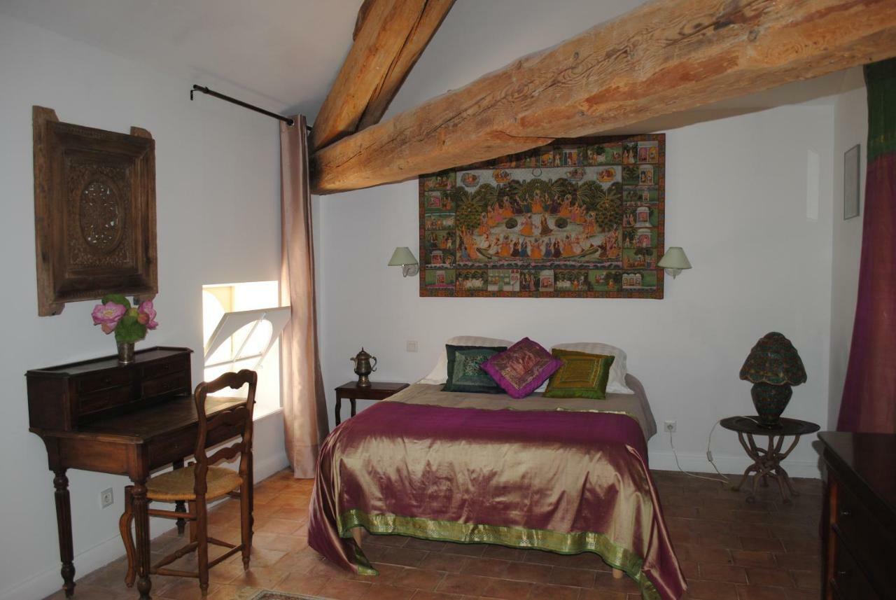 Les Routes Du Monde Bed & Breakfast Saint-Geniès-de-Comolas Dış mekan fotoğraf