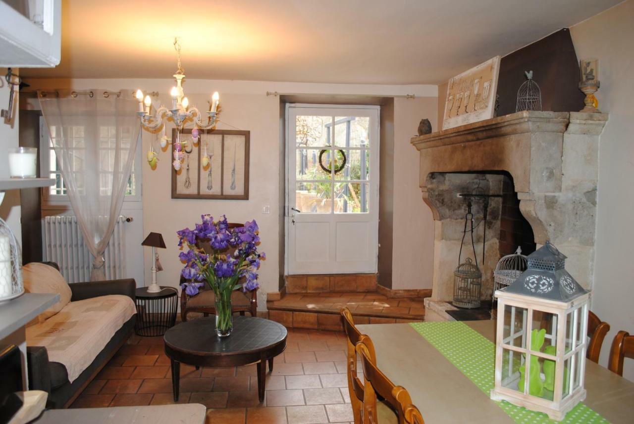 Les Routes Du Monde Bed & Breakfast Saint-Geniès-de-Comolas Dış mekan fotoğraf