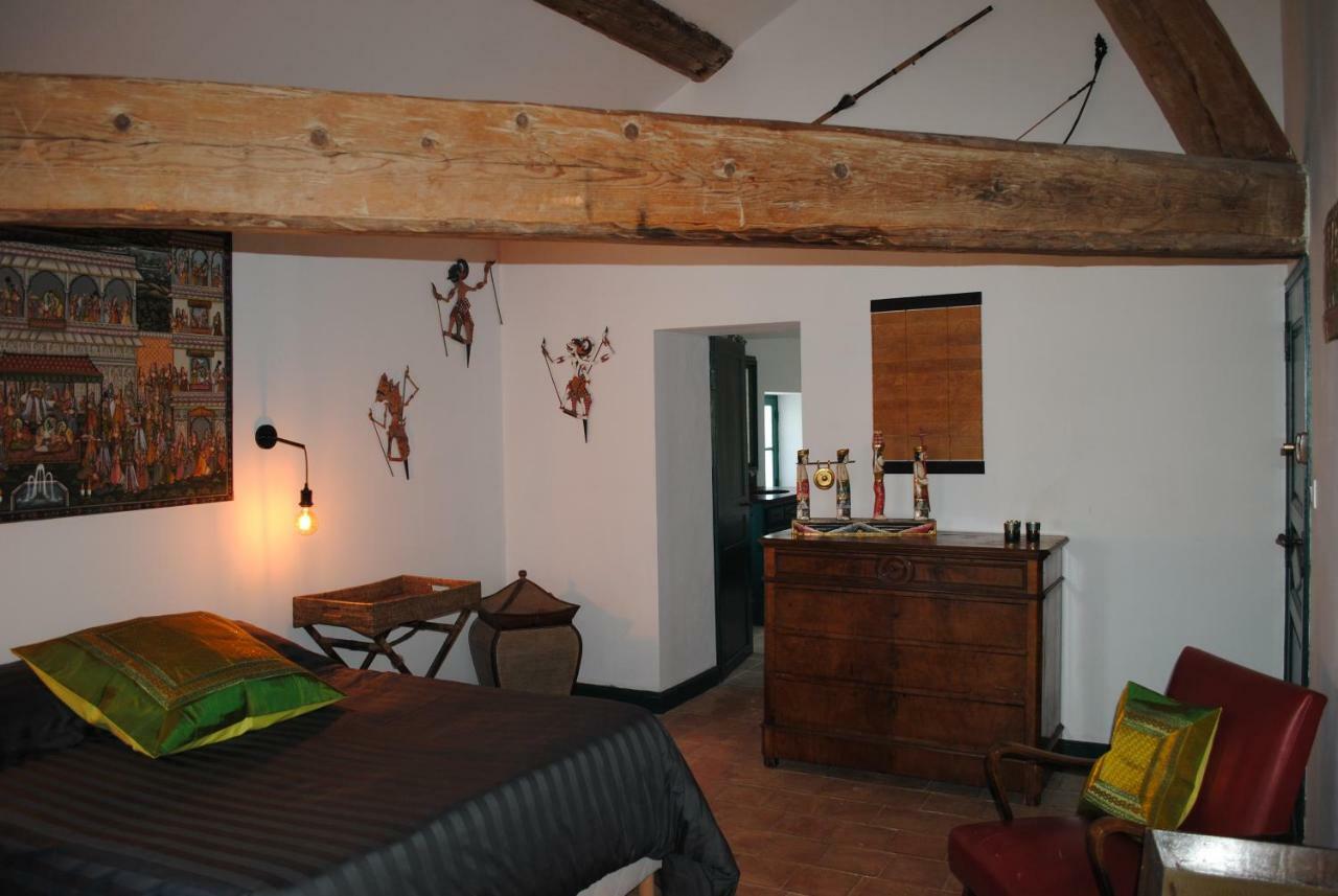 Les Routes Du Monde Bed & Breakfast Saint-Geniès-de-Comolas Dış mekan fotoğraf